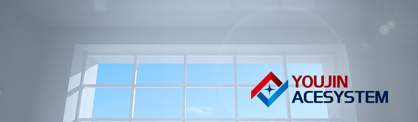  유리창에 회사 로고